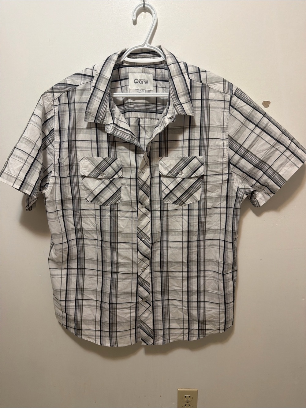 one 5 one Men's Short-Sleeve Plaid Button-Down Shirt - White/Black